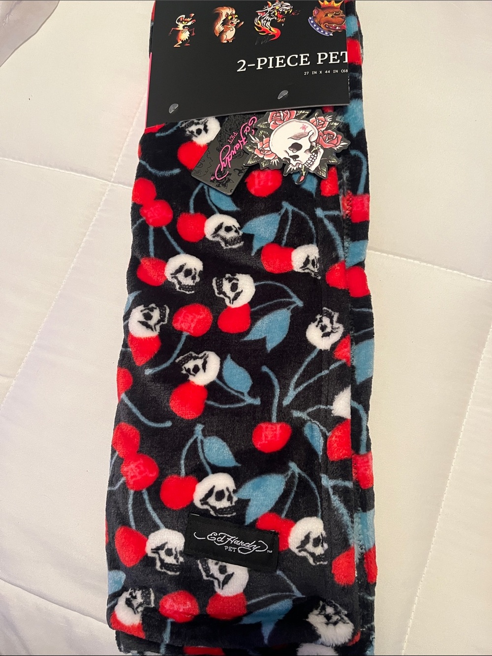 Ed Hardy Pet Blanket with Red Cherry & White Skull Print. New 24 x 44